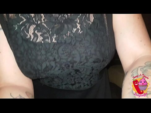 ❤️ Njerka e përdalë i jep atij një blowjob dhe spanjisht ☑ Qyrje tek ne